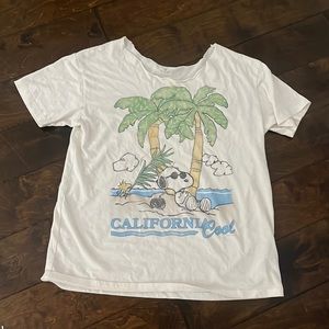 an oversized xs t-shirt, the collar is cut. only worn 3 times